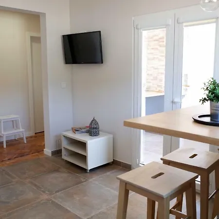 Lisbon 2 Apartment *