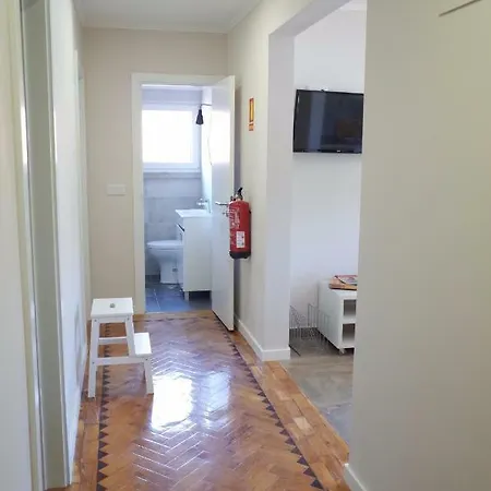 Apartment Lisbon 2 *